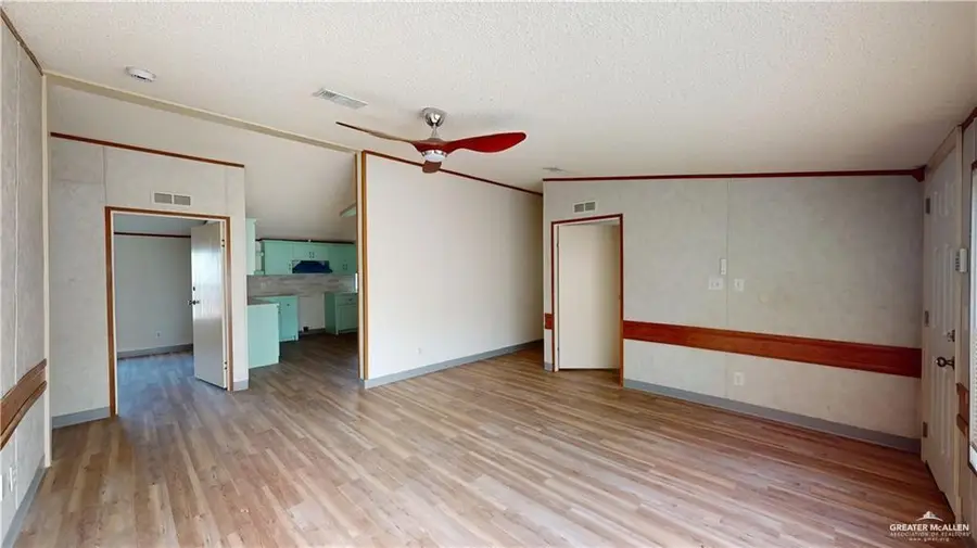 613 E Loop 19th Street, Weslaco, TX 78596 - #3