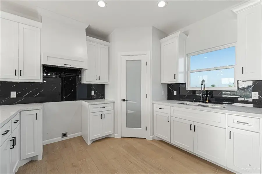 2708 Dichoso Avenue, Donna, TX 78537 - Image #3