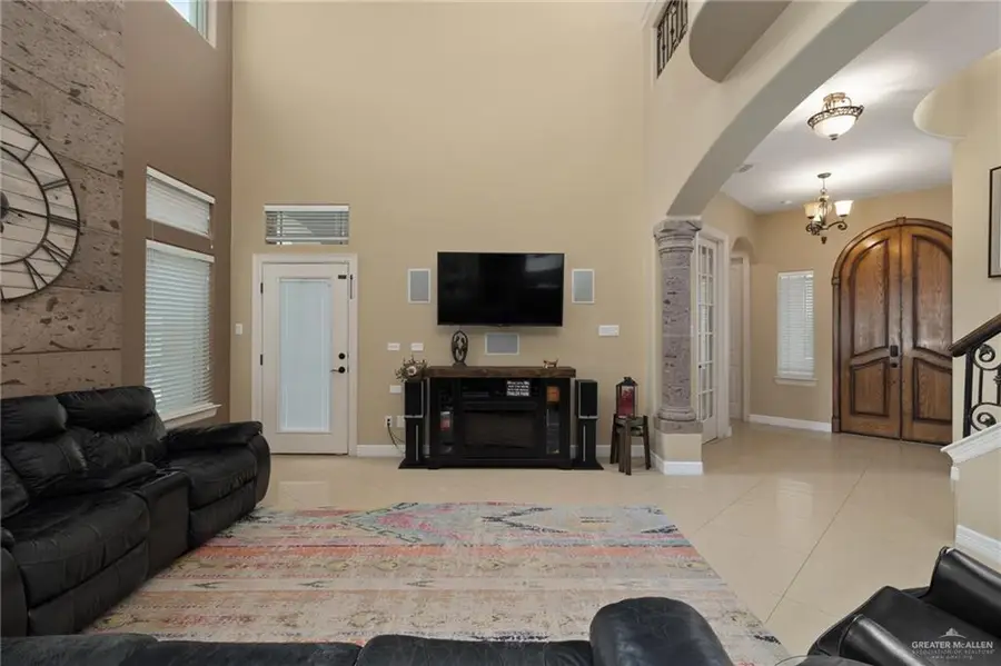 2201 W Rhin Drive, Edinburg, TX 78539 - Image #3