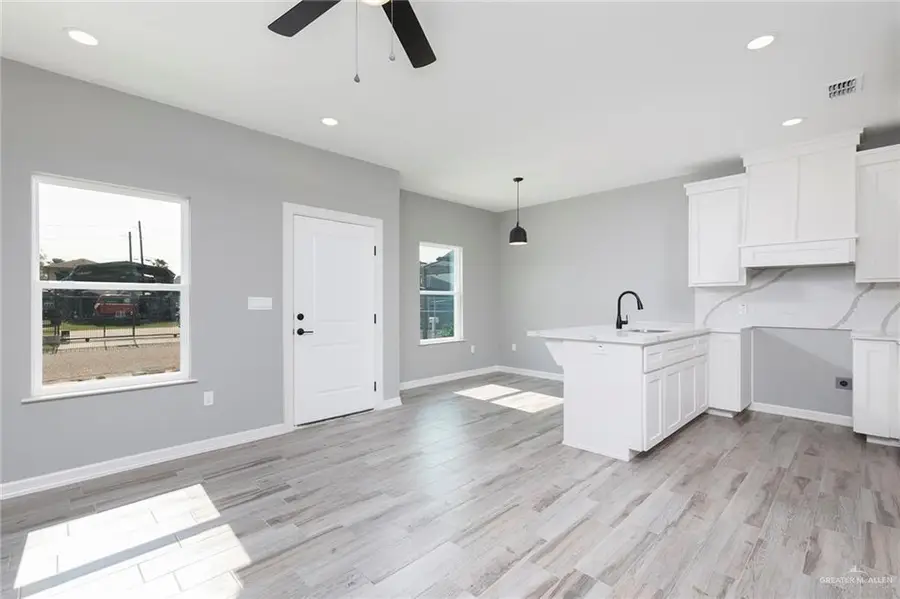 814 N Martinez Avenue, Weslaco, TX 78596 - #2