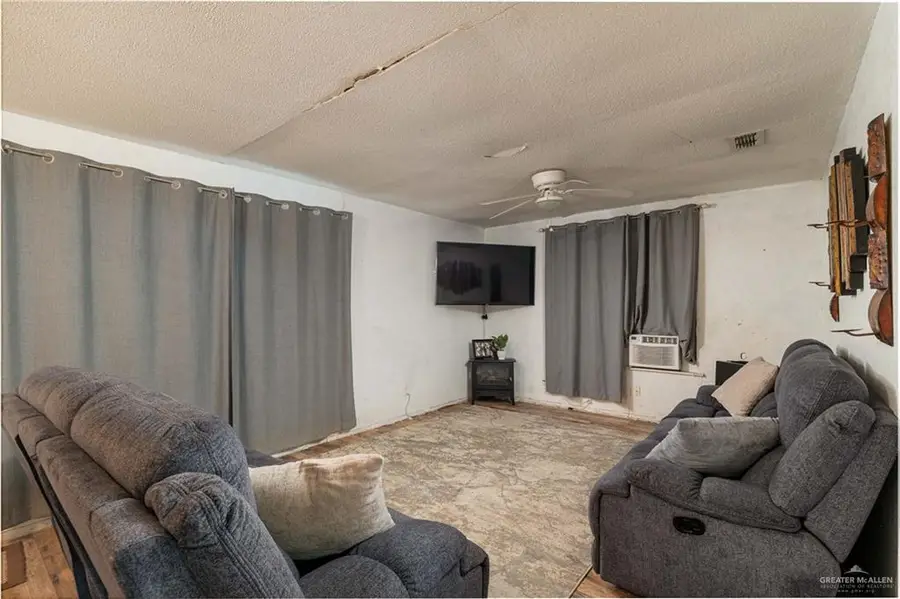 903 E San Antonio Avenue, Pharr, TX 78577 - Image #3