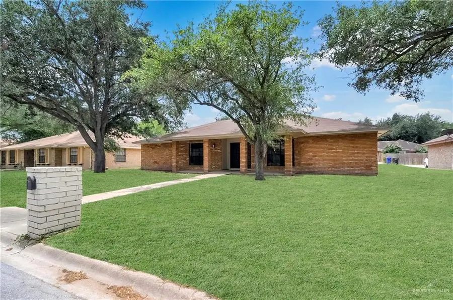 413 W Jonquil Avenue, McAllen, TX 78501 - #2