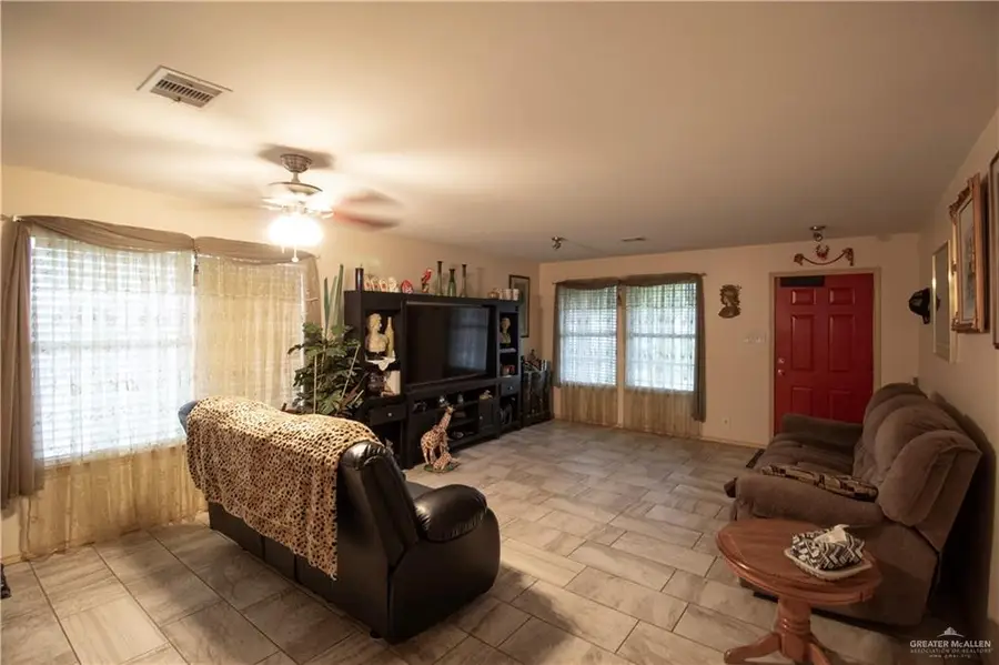 1007 E Solar Drive, Mission, TX 78574 - Image #3