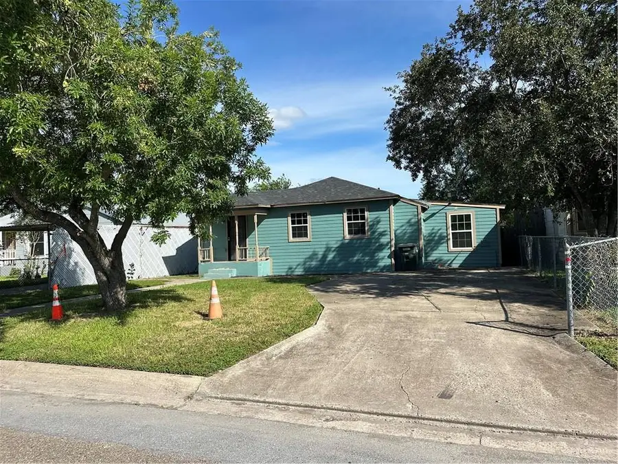 210 E Cleveland Avenue, Harlingen, TX 78550 - Image #2