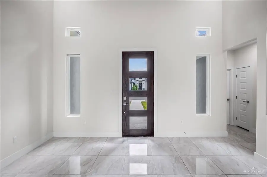 3220 Erica Lane, Edinburg, TX 78542 - Image #2