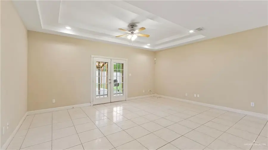 407 E Esperanza Avenue, Mission, TX 78574 - Image #2