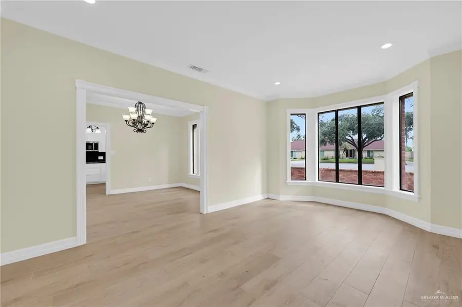 1111 Yucca Avenue, McAllen, TX 78504 - Image #3