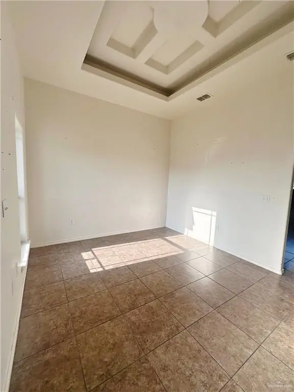 311 E Teodora Drive, Rio Grande City, TX 78582 - Image #2