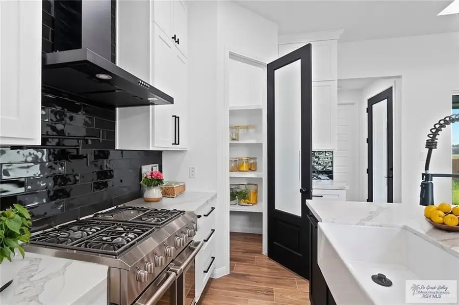 100 Brooks Circle N, La Feria, TX 78559 - Image #3