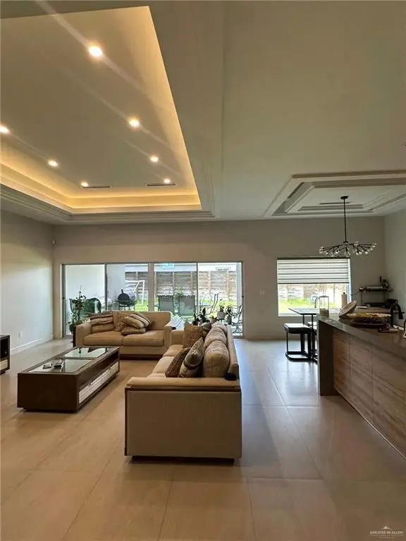 5704 Oriole Avenue, McAllen, TX 78504 - Image #2