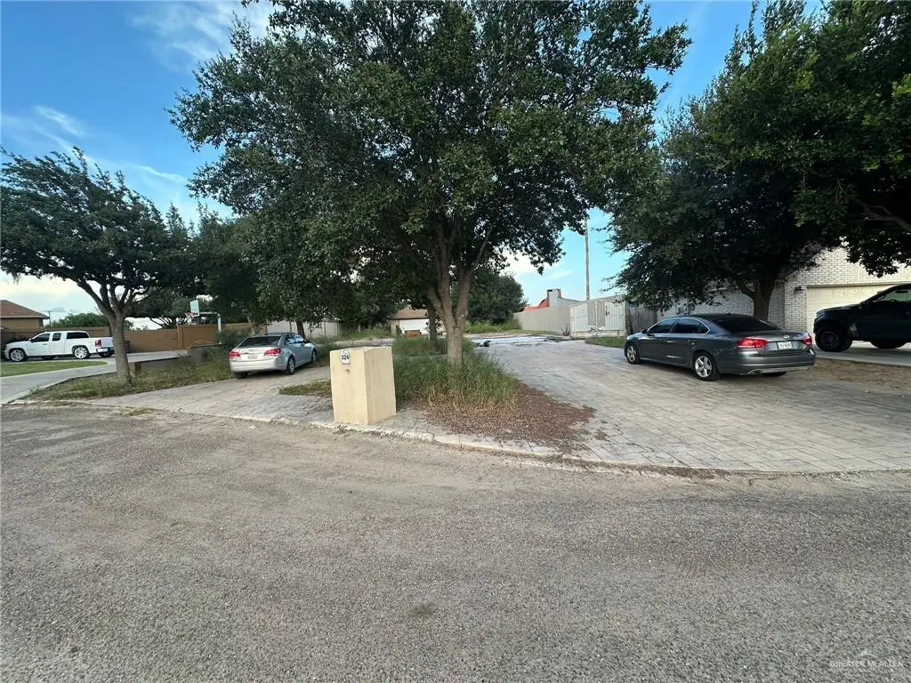 324 Travis Street, Rio Grande City, TX 78582 - Image #1