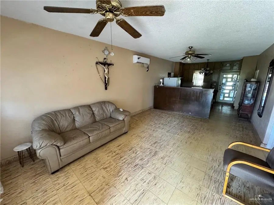 2204 Newport Avenue, McAllen, TX 78501 - Image #3