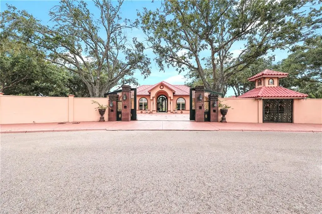 2301 Tanglewood Lane, Weslaco, TX 78596 - Image #1