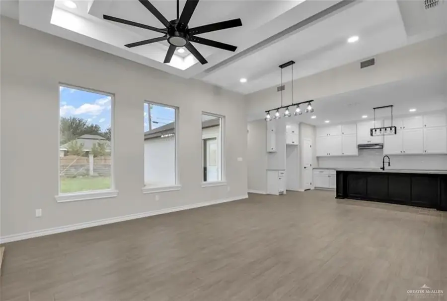 316 E Ricky Avenue, Pharr, TX 78577 - Image #3