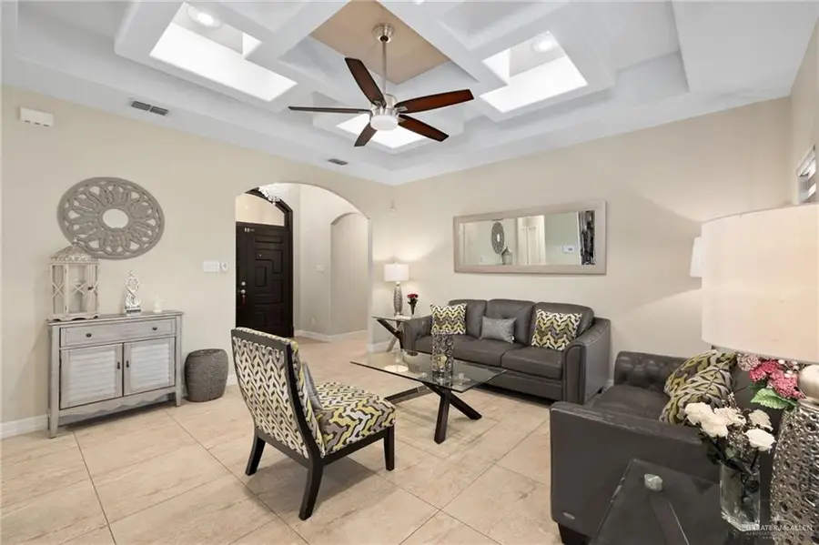 705 E Arapaho Avenue, Pharr, TX 78577 - Image #2