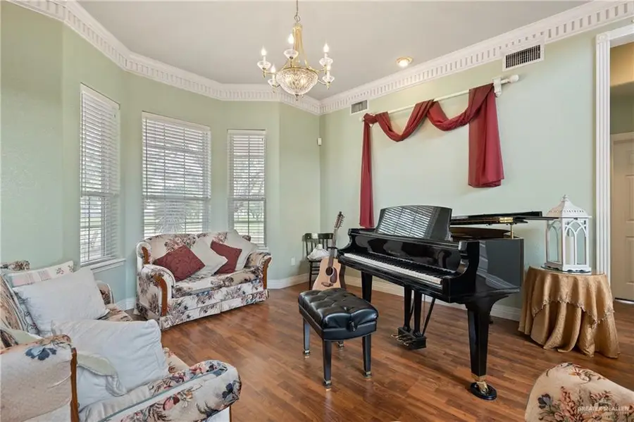 523 Barreta Avenue, Rio Grande City, TX 78582 - Image #3