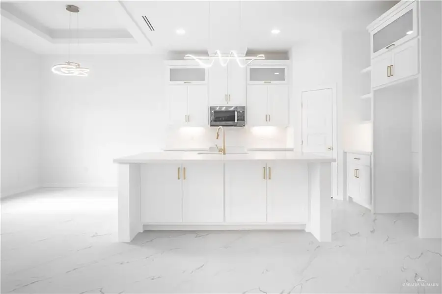 404 La Laguna Road, Mission, TX 78572 - Image #3