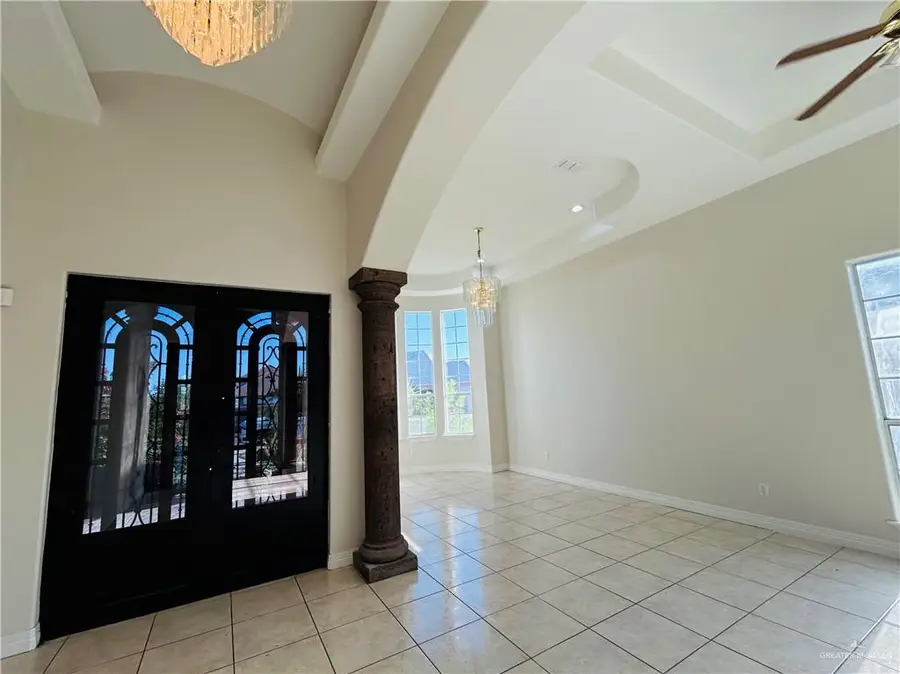 2613 N Woods Drive N, Edinburg, TX 78542 - #3