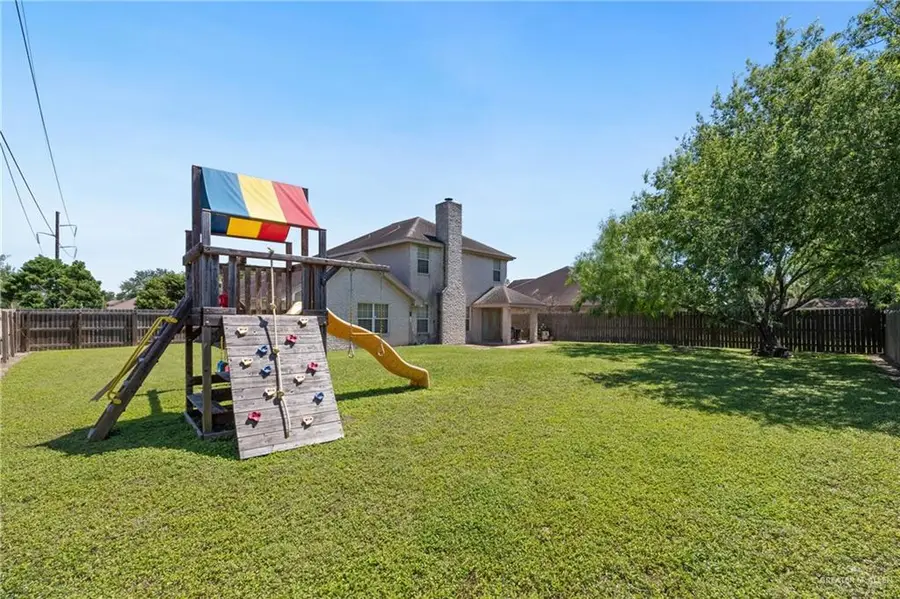 309 W Vinson Avenue, Harlingen, TX 78550 - Image #2