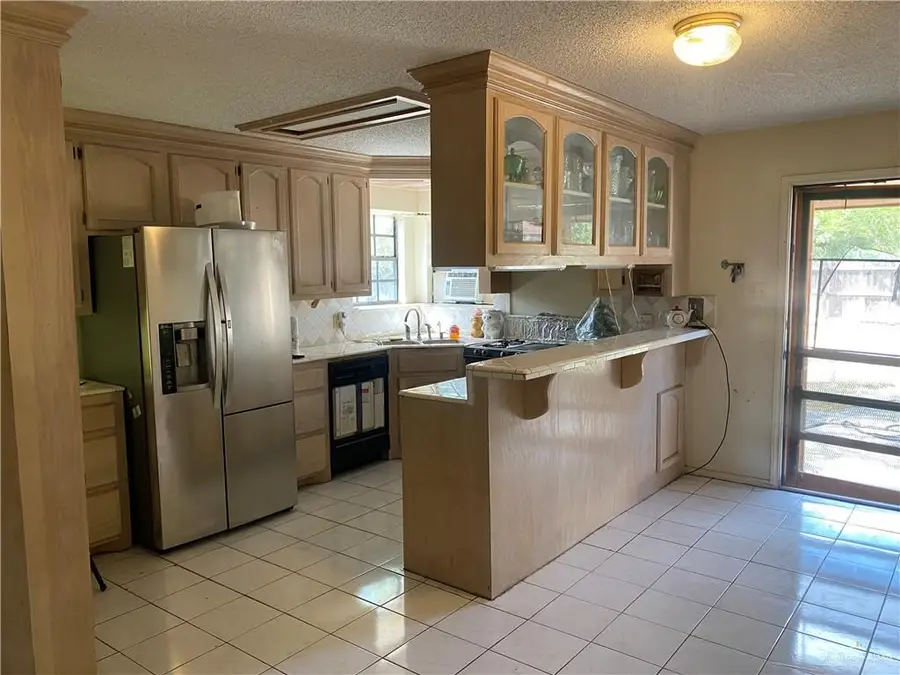 815 W Cooper Street, Edinburg, TX 78541 - #2