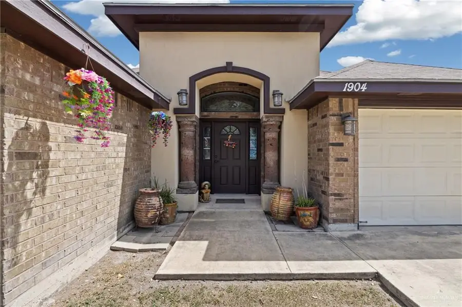 1904 E Hibiscus Avenue, Hidalgo, TX 78557 - Image #2