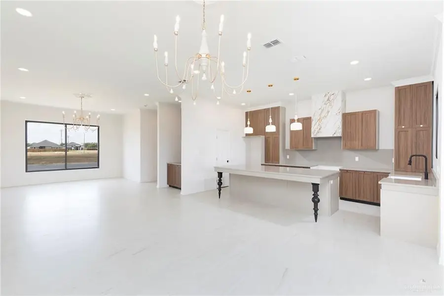 401 N 32nd Street, Hidalgo, TX 78557 - Image #3