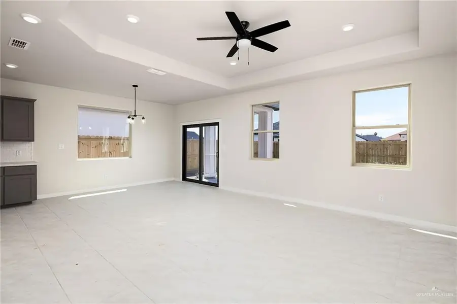 2121 Cardinal Avenue, Weslaco, TX 78596 - Image #2