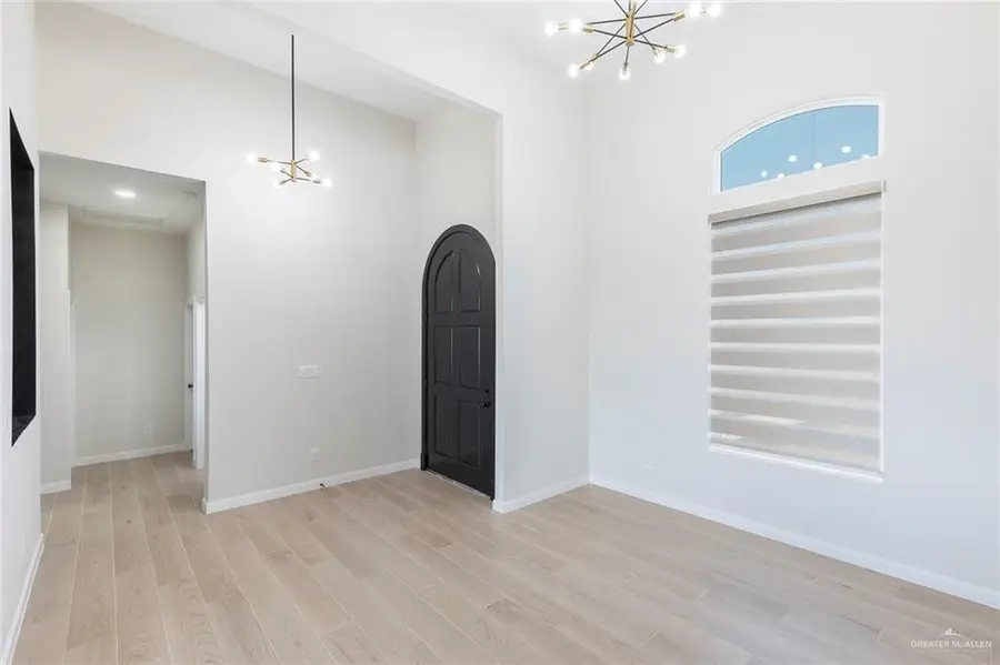 711 La Laguna Road, Mission, TX 78572 - #2