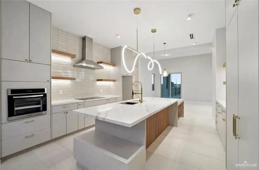 1013 E Costa Del Sol Avenue, Edinburg, TX 78542 - #3