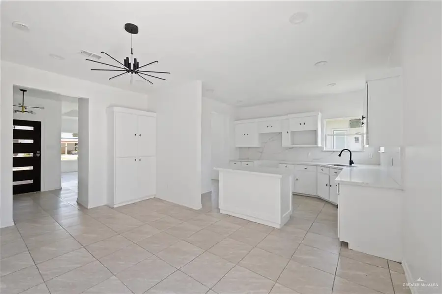 1713 Diplomat Drive, Edinburg, TX 78542 - Image #3