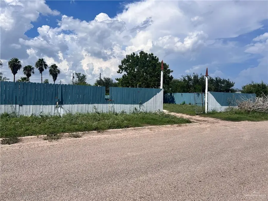 805 Coyote Street E, Donna, TX 78537 - Image #3