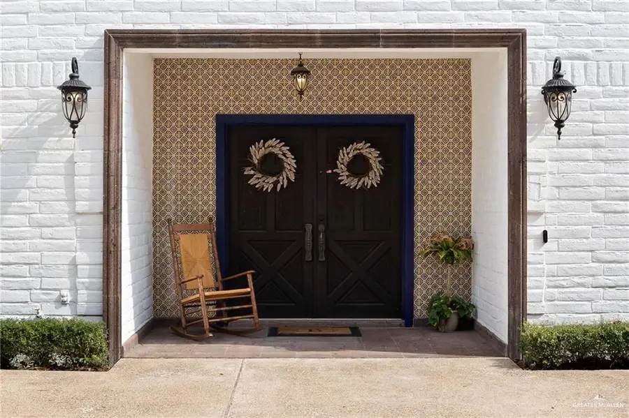 218 Palm Valley Drive W, Harlingen, TX 78552 - Image #2