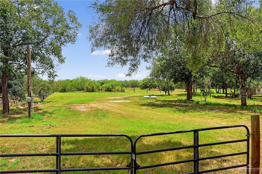 3005 S Palm Court Drive, Harlingen, TX 78552 - Image #3