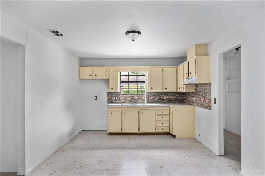 101 Armstrong Street, Donna, TX 78537 - Image #3