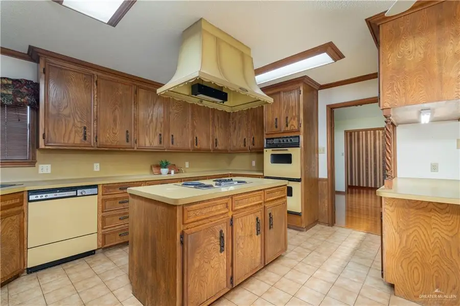 1100 Xanthisma Avenue, McAllen, TX 78504 - Image #3