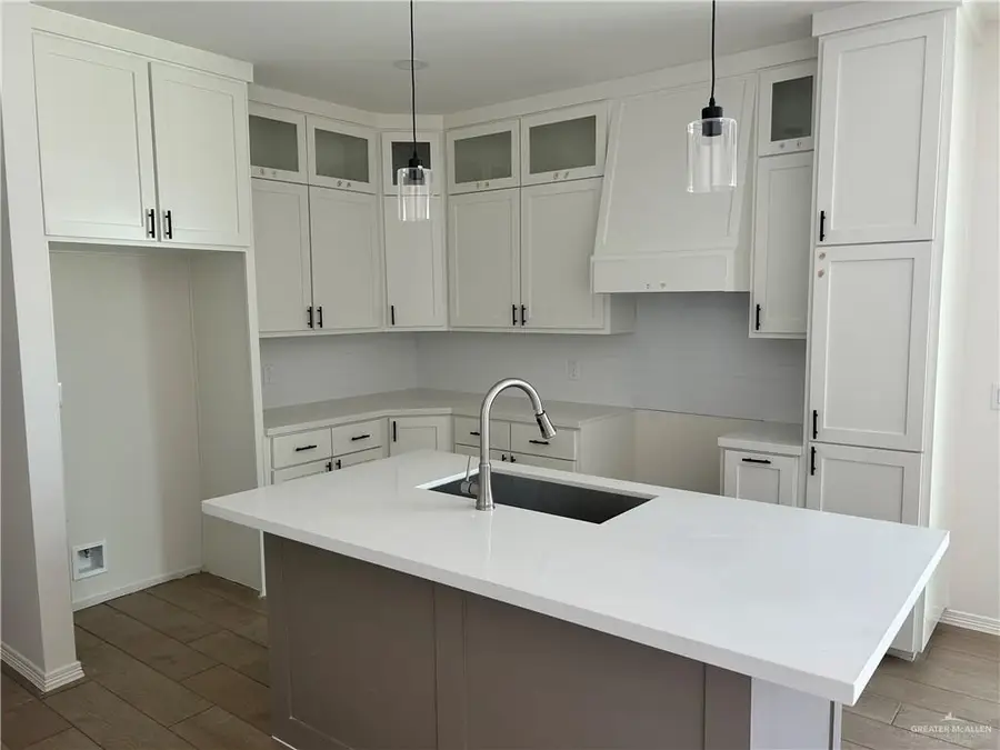 2112 E San Andrea Street, Edinburg, TX 78542 - #2