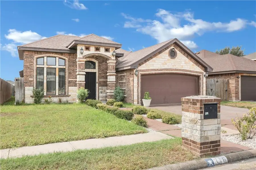 316 Kika De La Garza Street, Edinburg, TX 78539 - Image #2
