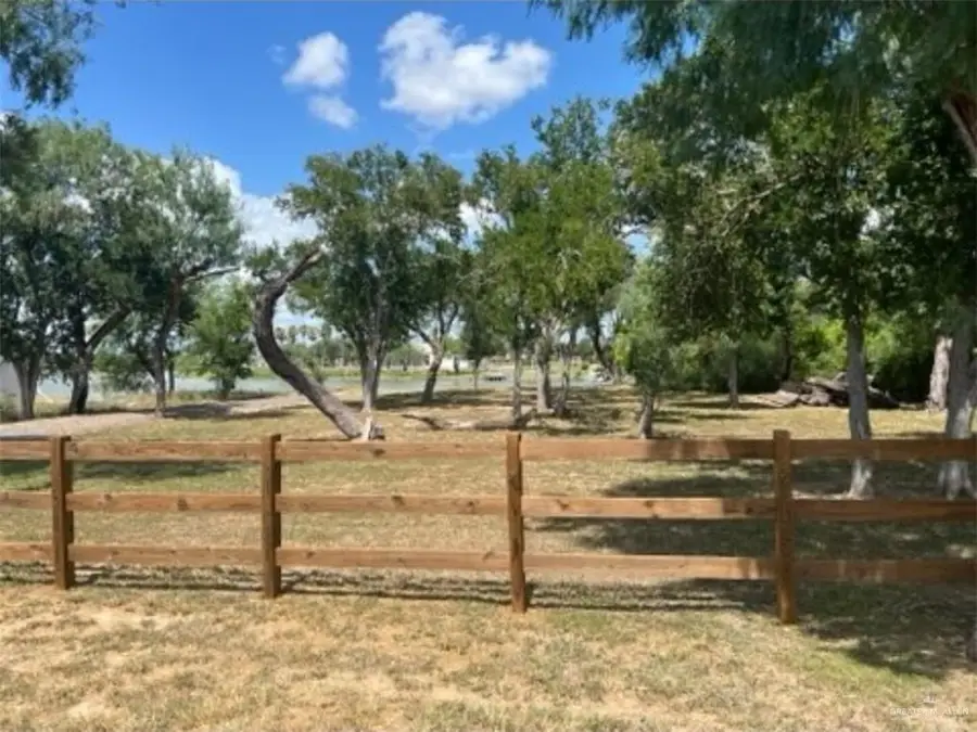 844 Lion Lake Drive, Progreso Lakes, TX 78596 - Image #2