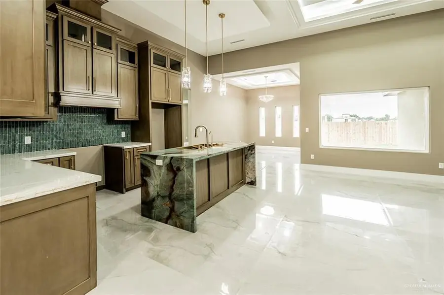 401 N 30th Street, Hidalgo, TX 78557 - Image #2