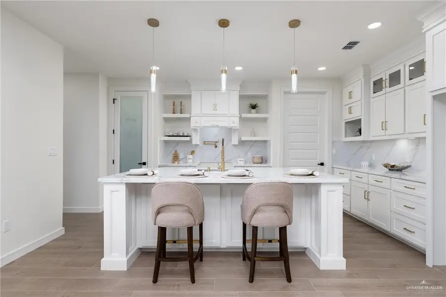 2201 Cardinal Street, Weslaco, TX 78596 - Image #2