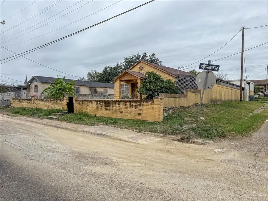 807 N Grant Street, Roma, TX 78584 - Image #2