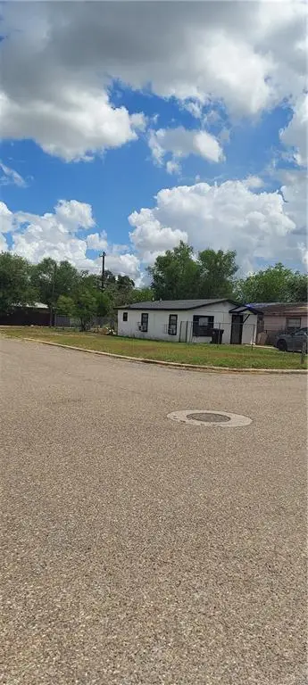 118 Kansas Avenue, Weslaco, TX 78596 - Image #2