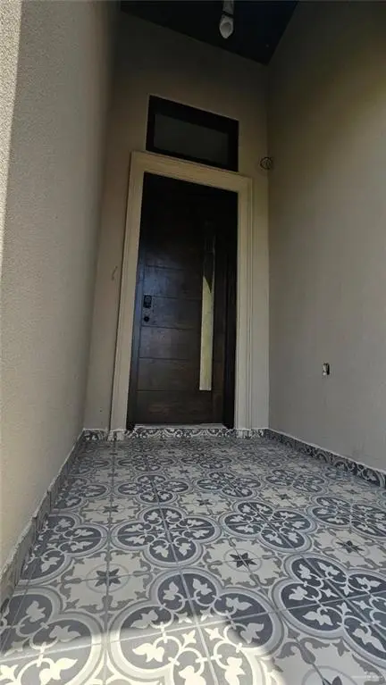 2721 W Chesterfield Avenue W, Edinburg, TX 78539 - Image #2