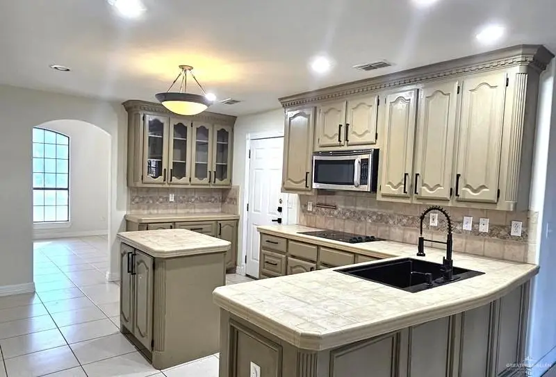 1405 Granrey Drive, Edinburg, TX 78541 - Image #2