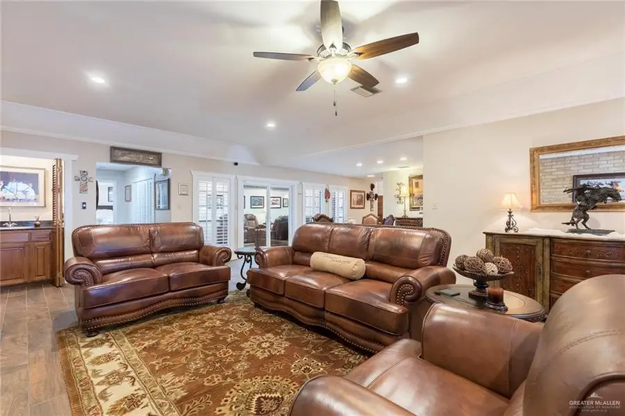 305 Toronto Avenue, McAllen, TX 78503 - Image #2