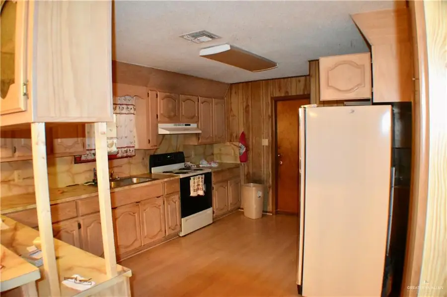 1100 Country Club Drive, Mission, TX 78572 - Image #3