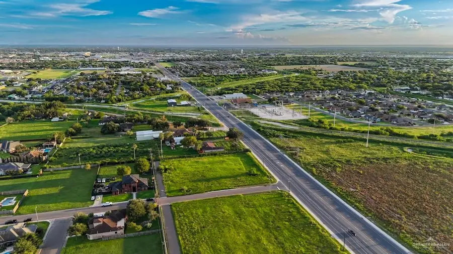 3220 N Westgate Drive, Weslaco, TX 78596 - #2