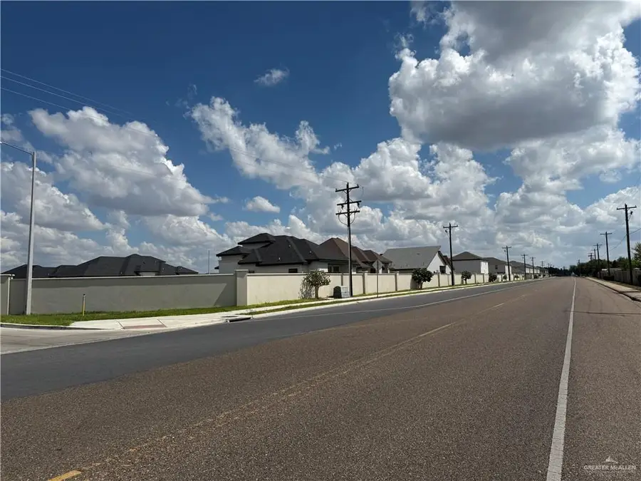 808 N Brushfield Avenue, Edinburg, TX 78541 - Image #2