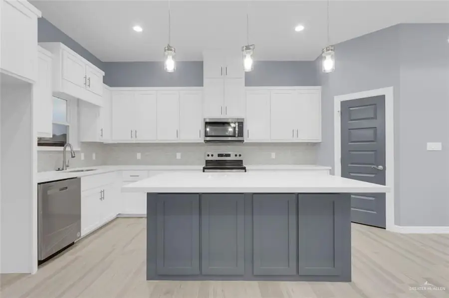 3928 S Mullin Avenue, Edinburg, TX 78542 - Image #3