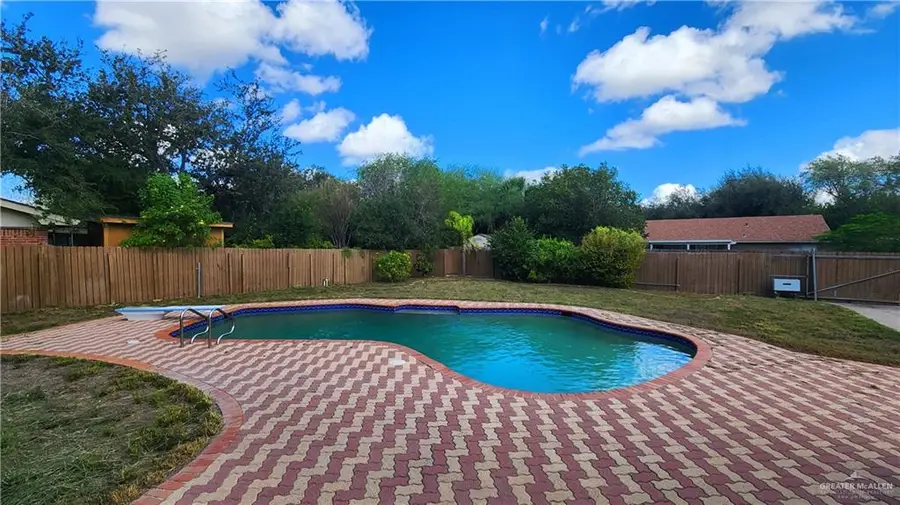 119 E Iris Avenue, McAllen, TX 78501 - Image #2